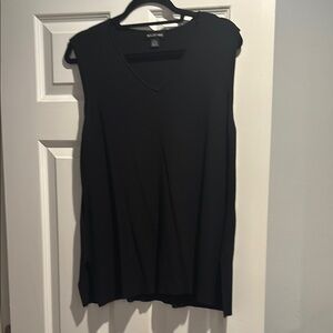 Black V-Neck Sleeveless Top